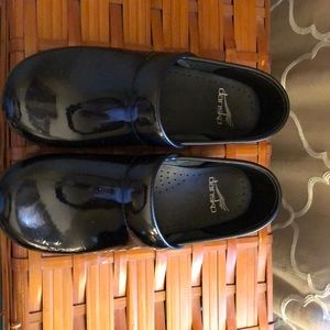 Brand new Dansko patent clogs